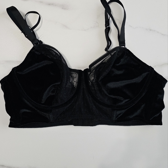 Torrid Velour And Lace Underwire Bra - Picture 6 of 8
